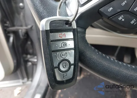 2022 Ford Edge Titanium z USA, uszkodzony, nr VIN 2FMPK4K95NBB07090